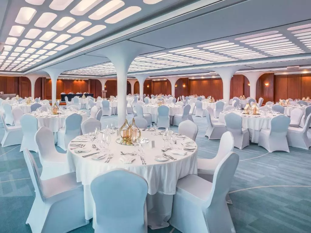 Queen Elizabeth 2 Hotel